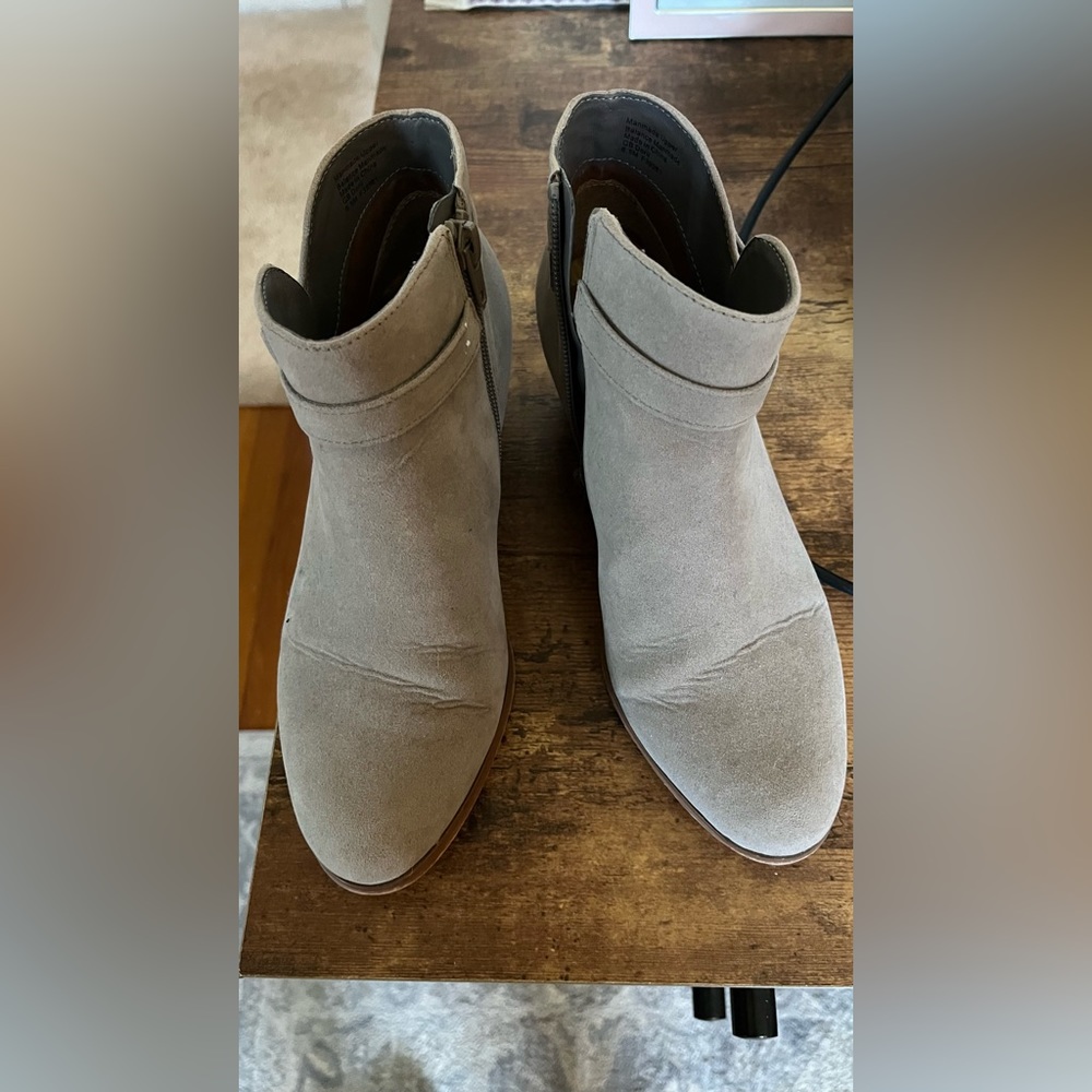 Giani Bernini boots. Grey